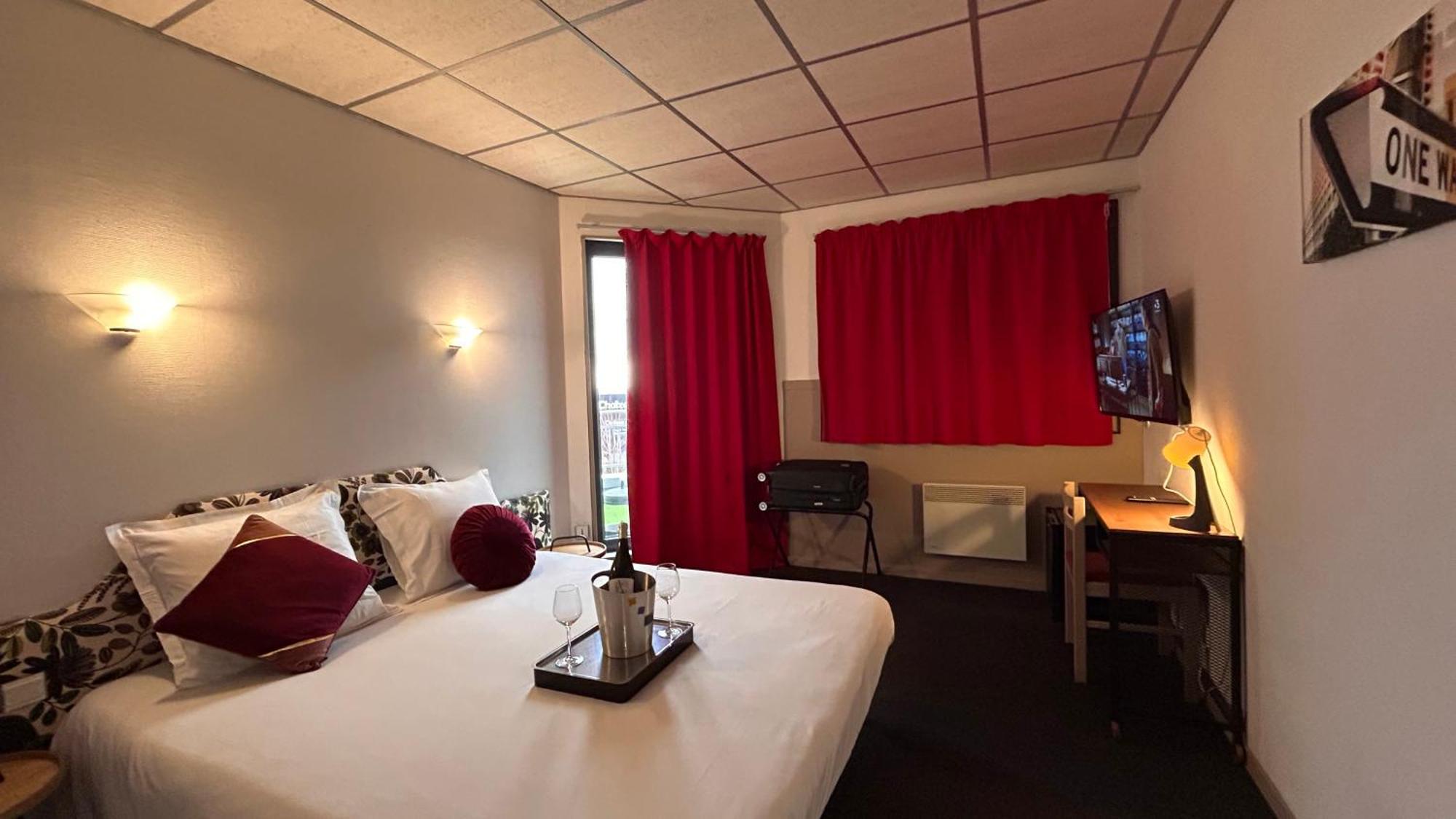 Fasthotel L'Eldorado Sébazac-Concourès Екстериор снимка