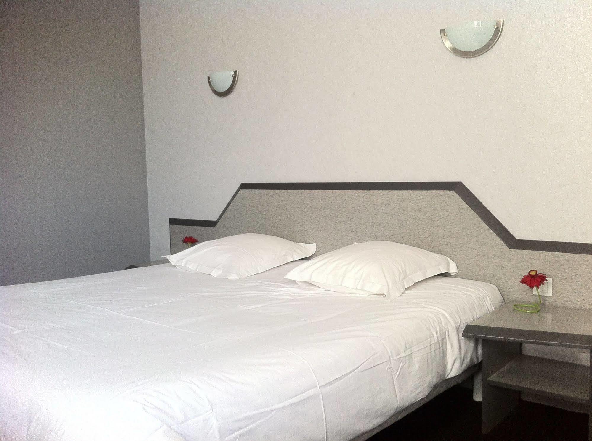 Fasthotel L'Eldorado Sébazac-Concourès Екстериор снимка